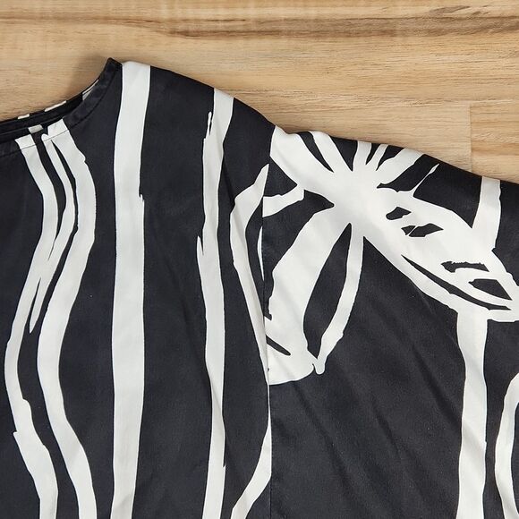 🔹️Cache Black & White Print Silk Wide Sleeve Blouse Small - Picture 5 of 10